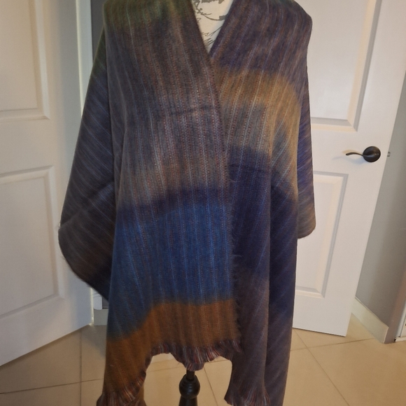 Artisanal Alpaca blend Shawl multicolor handmade in Ecuador,assortment of Colors - Picture 13 of 16